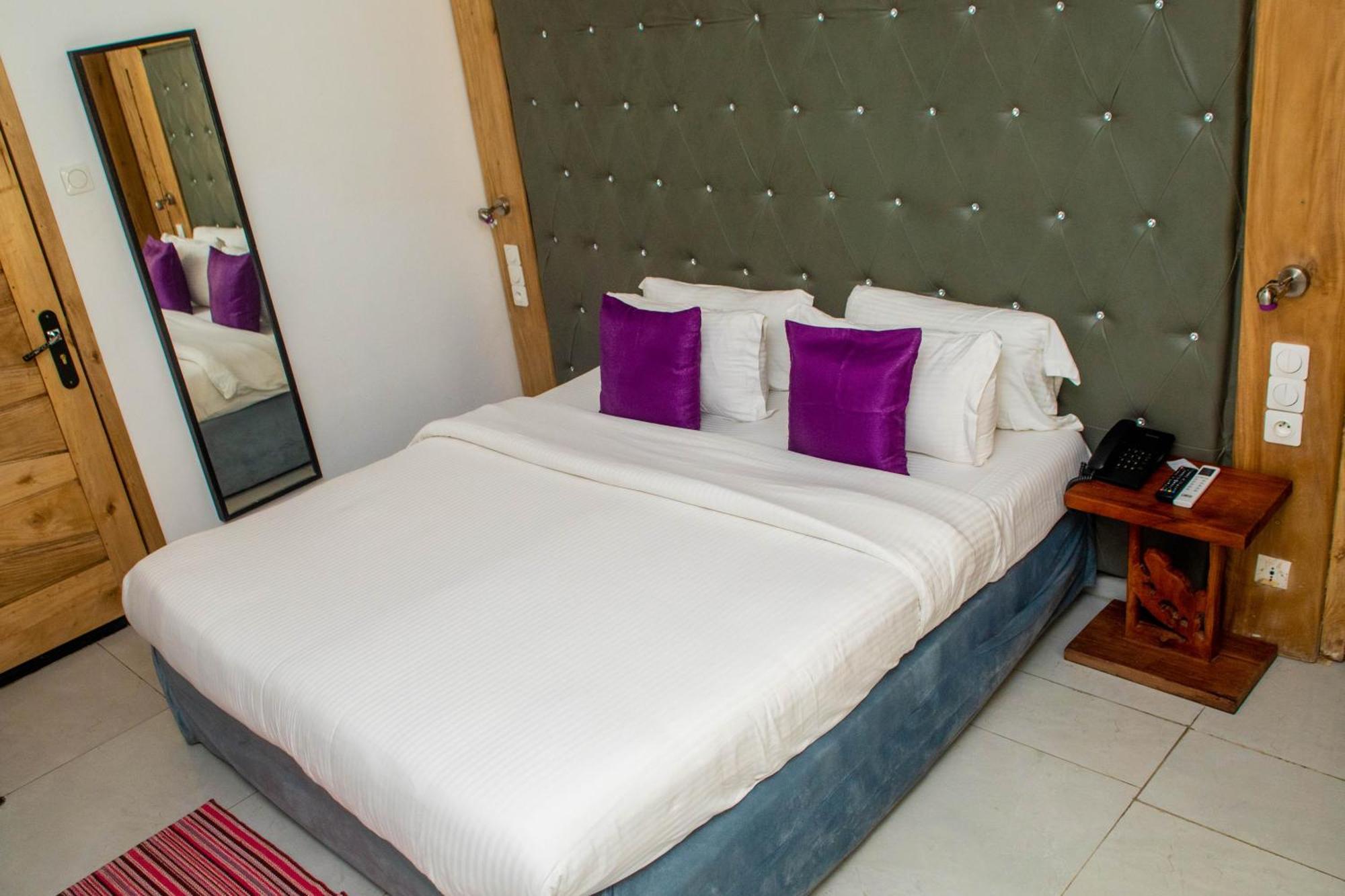 Hotel Les Orchidees Cotonou Oda fotoğraf