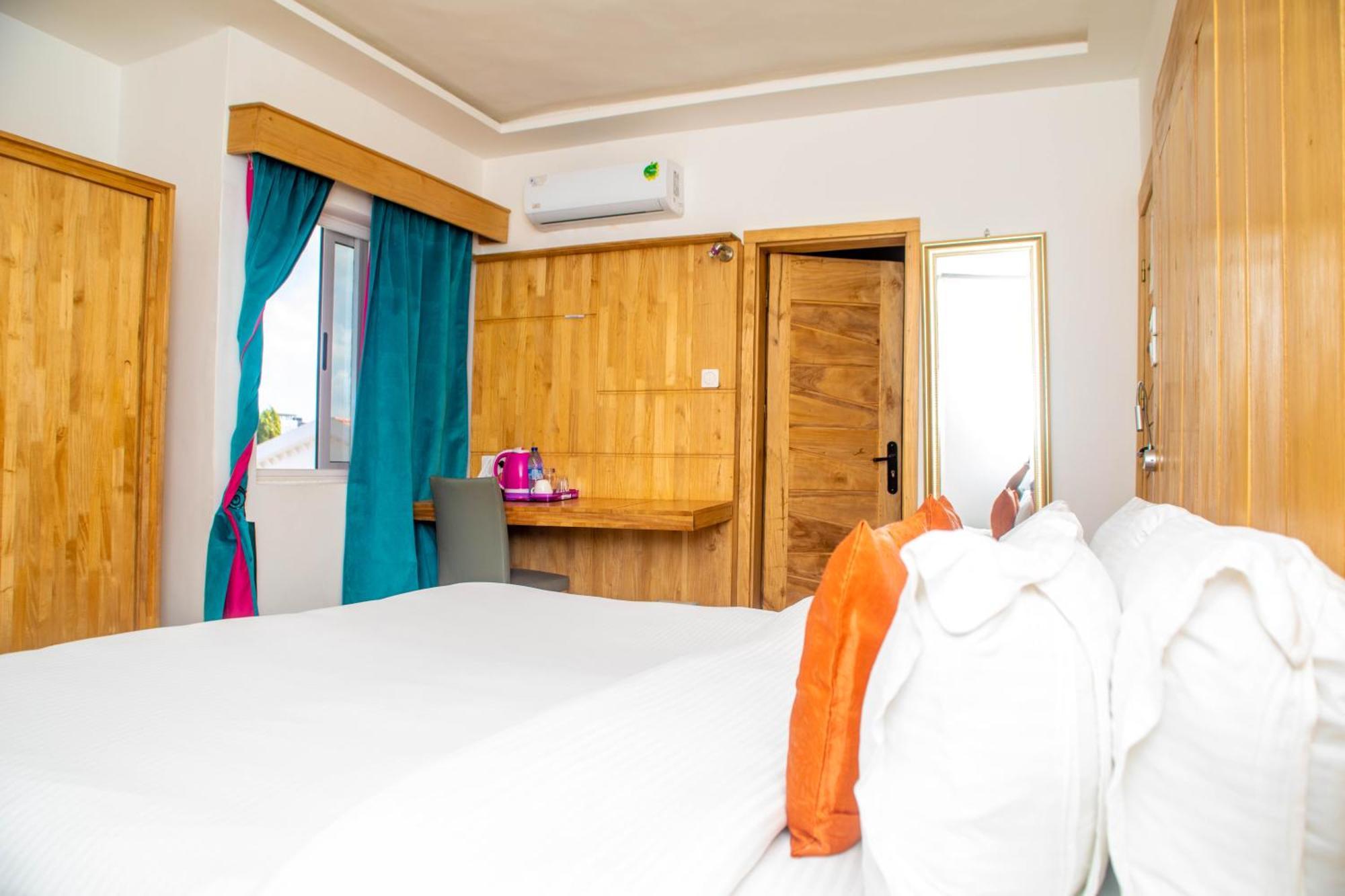 Hotel Les Orchidees Cotonou Oda fotoğraf